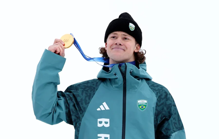 Lucas Pinheiro conquista 1° ouro para o Brasil em Olimpíada de Inverno
