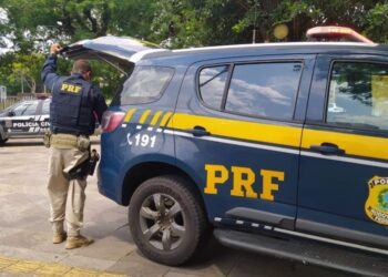 Foragido da Justiça do Rio é preso pela PRF em abordagem na BR-101, em Cariacica