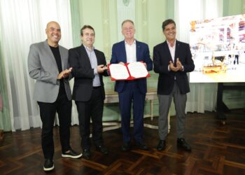 VOLTA ÀS AULAS: Prefeitura de São Mateus inicia entrega de kits escolares e novos uniformes 2026