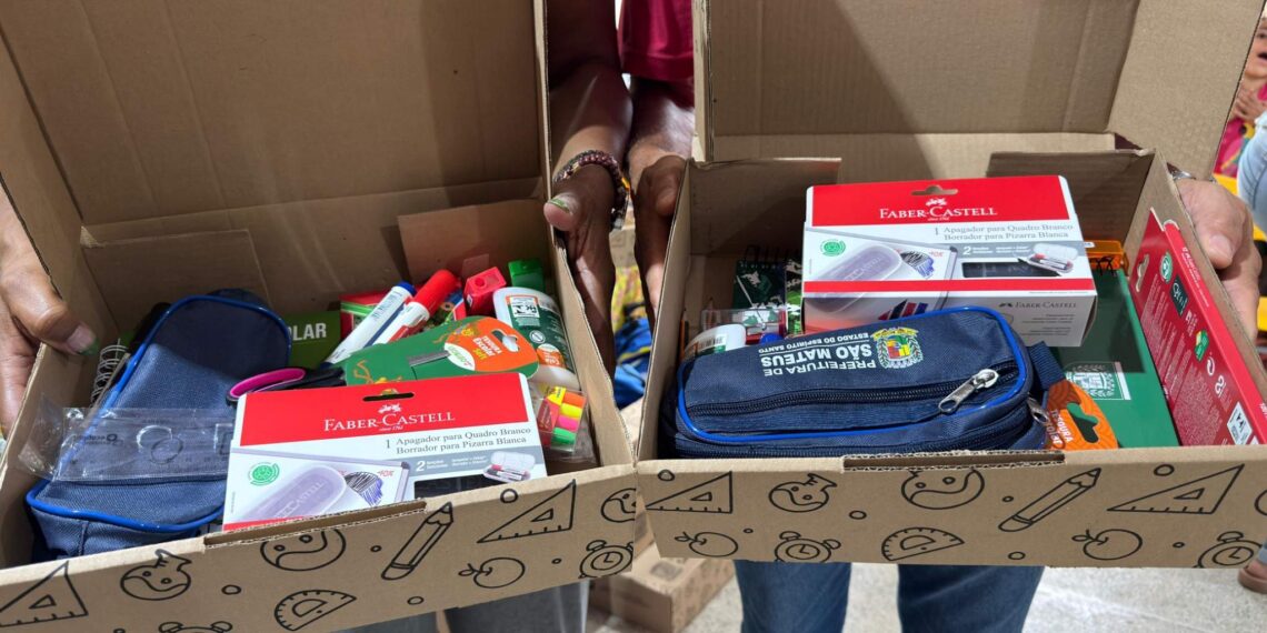 São Mateus: Entrega de materiais escolares avança e uniformes começam a chegar nesta sexta (27)