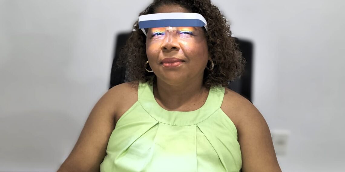 Dia da Mulher: servidora da Sesa supera condição rara do sono e transforma dor em literatura