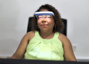 Dia da Mulher: servidora da Sesa supera condição rara do sono e transforma dor em literatura