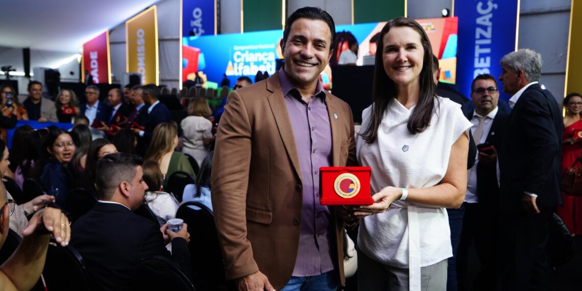 São Gabriel da Palha recebe Selo Ouro Nacional de Compromisso com a Alfabetização
