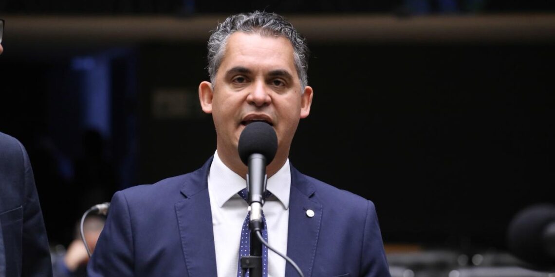 Câmara aprova projeto de Gilson Daniel para combater golpe do falso advogado