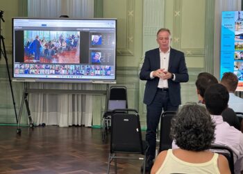 Governo do ES anuncia R$ 115 milhões para instalar Terminais Integrados Inteligentes em Escolas do Futuro