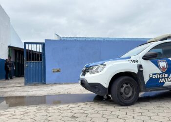 Criminosos invadem escola em São Mateus, furtam 16 computadores e destroem fiação elétrica