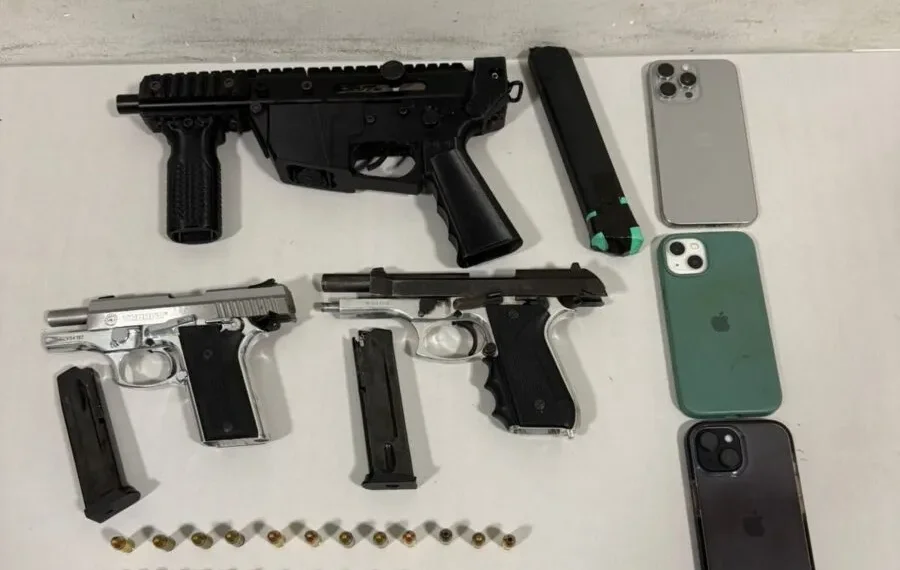 Polícia Militar apreende pistolas, submetralhadora e munições em Pedro Canário