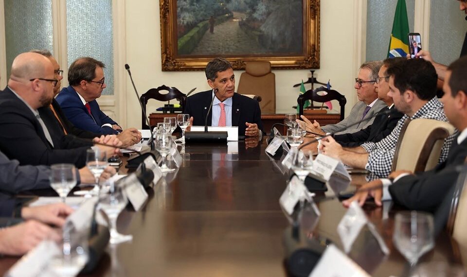 Ferraço lidera primeira reunião do Estado Presente e celebra menor número de homicídios em março nos últimos 30 anos