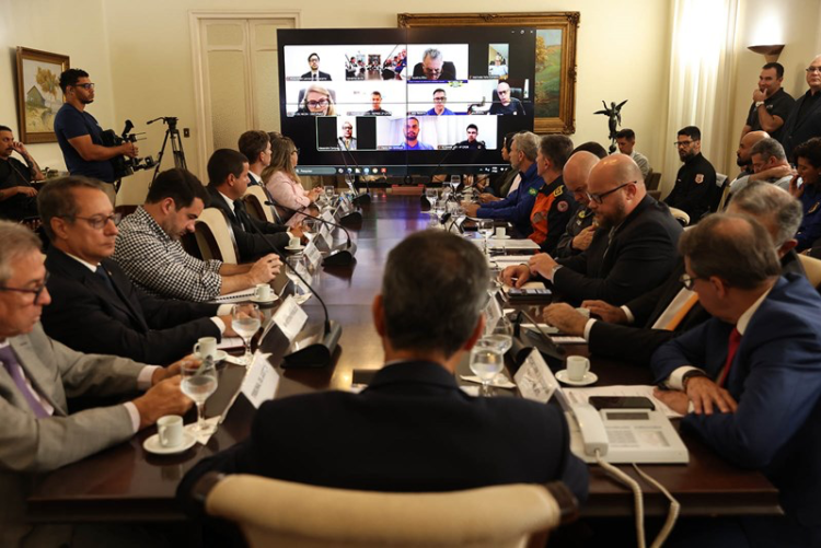 Ferraço lidera primeira reunião do Estado Presente e celebra menor número de homicídios em março nos últimos 30 anos