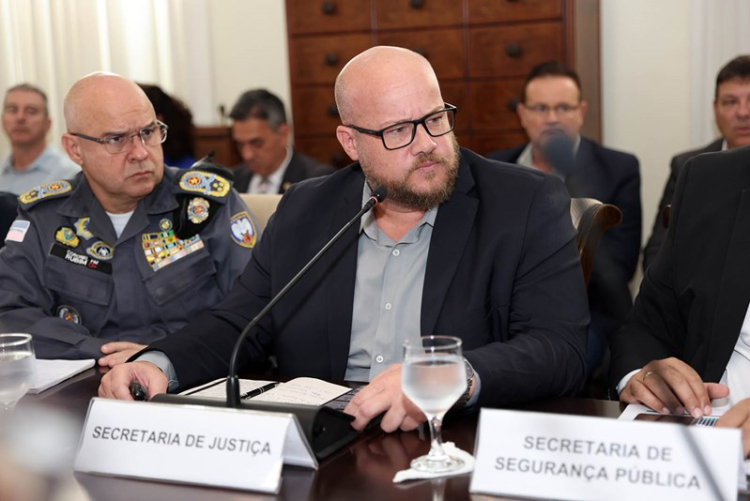 Ferraço lidera primeira reunião do Estado Presente e celebra menor número de homicídios em março nos últimos 30 anos