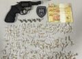 PM apreende 270 pedras de crack, revólver e dinheiro em operação contra tráfico em Conceição da Barra