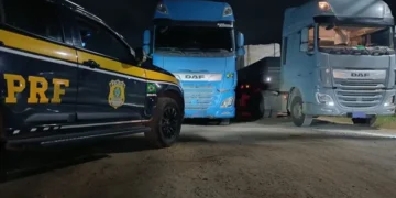 PRF apreende caminhão clonado em João Neiva após flagrar dois veículos com mesma placa na BR-101
