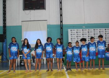 Programa Campões do Futuro entrega kits esportivos em Jaguaré com presença de secretário de Estado