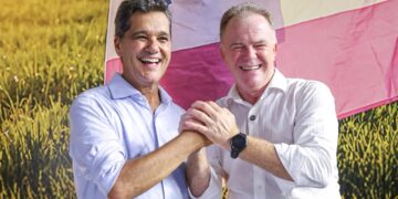 Ricardo Ferraço assume governo com compromisso de continuar ritmo acelerado de Casagrande