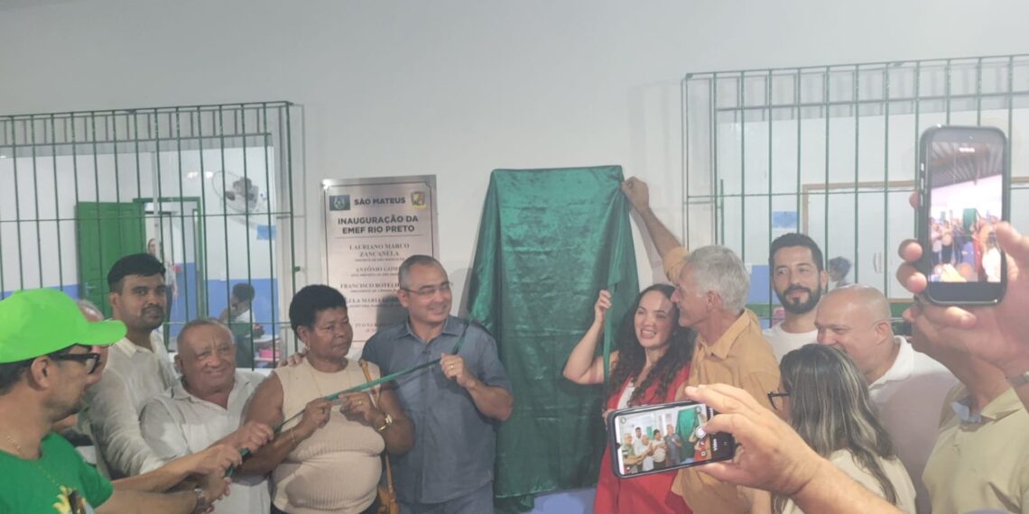 Prefeito Marcus Batista reinaugura EMEF Rio Preto após 20 anos sem reforma