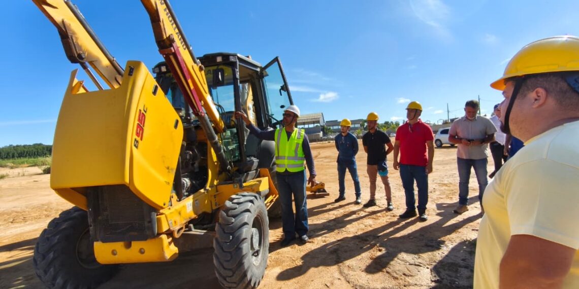 São Mateus e SEST SENAT iniciam aulas práticas do curso de formação de operadores de máquinas