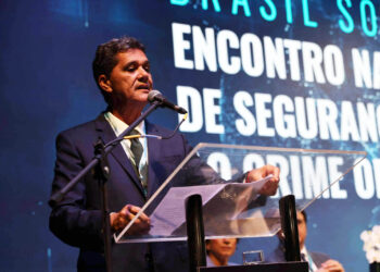 Governador defende legislação mais dura para combater crime em parceria com a União