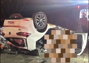 Capotamento na rodovia ES-315, em São Mateus, deixa um morto e um ferido preso às ferragens