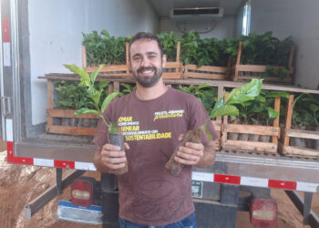 Caravana do Projeto Arranjos Produtivos entrega 161,5 mil mudas de café conilon, goiaba, pimenta, banana, mandioca e maracujá