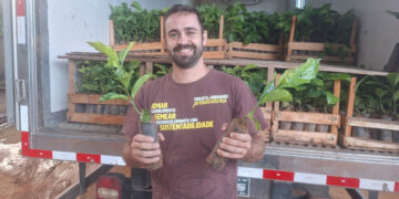 Caravana do Projeto Arranjos Produtivos entrega 161,5 mil mudas de café conilon, goiaba, pimenta, banana, mandioca e maracujá