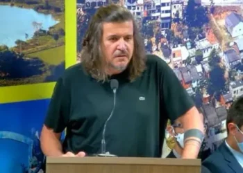 Ex-prefeito de São Mateus é alvo de operação da PF contra fraudes em licitações