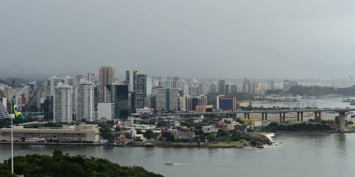 Frente fria muda o tempo no Espírito Santo: regiões Sul e Serrana podem ter mínima de 13°C