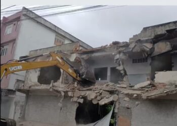 Prefeito Marcus Batista acompanha obras de demolição do Cadeião neste sábado (23)