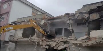 Prefeito Marcus Batista acompanha obras de demolição do Cadeião neste sábado (23)