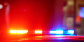Acidente com van da Saúde, carro e moto na BR-101 em Linhares deixa um morto e 18 feridos