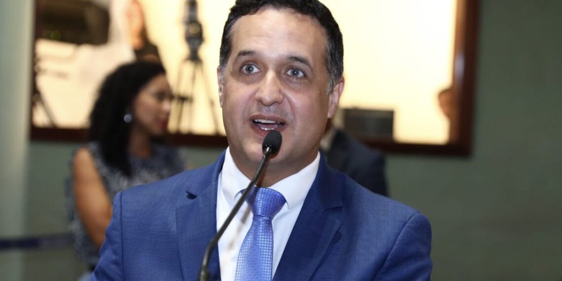 Gandini articula e governo envia à Assembleia projeto de recarga de carro elétrico em condomínio
