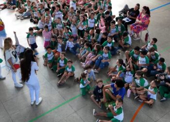 Nova Venécia mobiliza 15 escolas e entrega mais de 3 mil kits de higiene bucal no Dia Nacional de Combate à Cárie