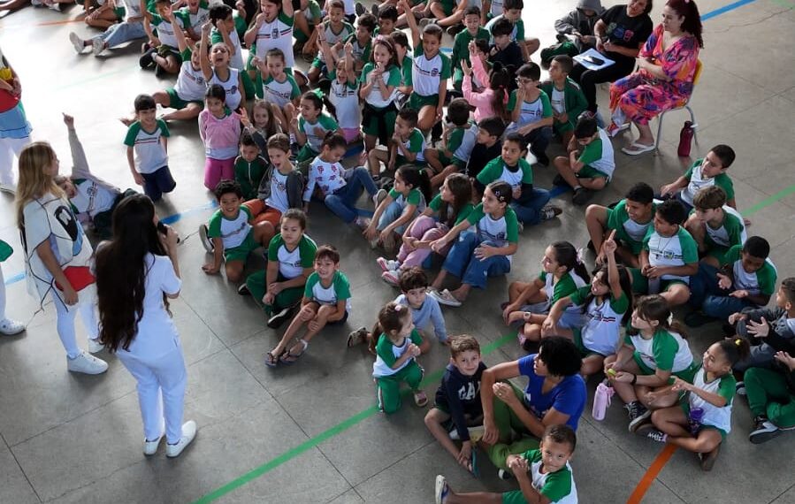 Nova Venécia mobiliza 15 escolas e entrega mais de 3 mil kits de higiene bucal no Dia Nacional de Combate à Cárie
