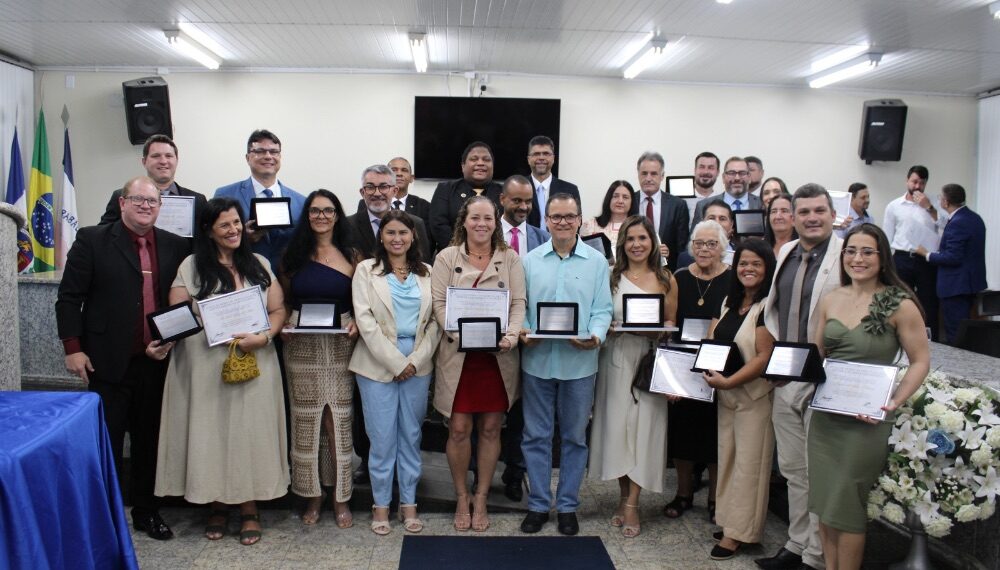Câmara de Nova Venécia entrega Título de Honra ao Mérito da Saúde a 13 personalidades