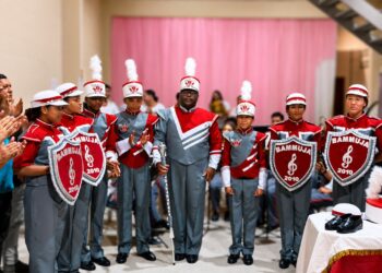 Prefeito de Jaguaré entrega novos uniformes à BAMMUJA