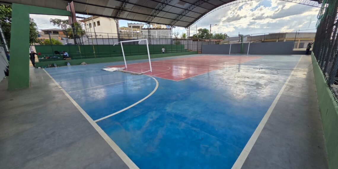 Quadra poliesportiva do Bairro Bonfim recebe reforma geral