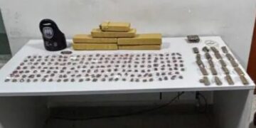 PM apreende cerca de cinco quilos de maconha atrás de campo de futebol no bairro Santa Teresa, em São Mateus