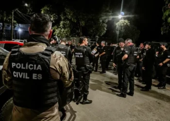 Operação Cinturão Sul mobiliza mais de 100 policiais para cumprimento de mandados em 19 municípios do Espírito Santo