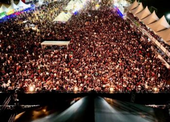 Vila Valério vibra com Maiara & Maraisa: multidão lota a Festa do Café em noite de hits e emoção
