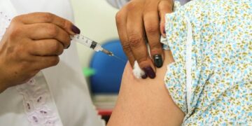 Ministério da Saúde suspende vacina contra a dengue do Butantan