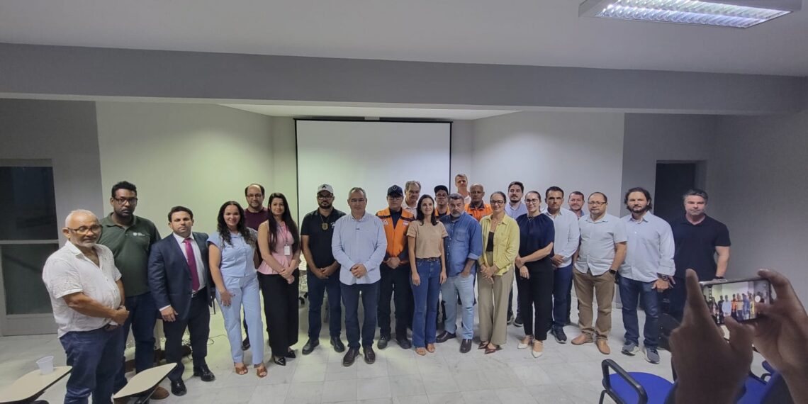 Comitê de Crise Hídrica reúne autoridades e instituições para discutir ações preventivas diante do risco de salinização em São Mateus