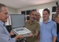 Prefeito Lubiana Barrigueira e deputado Tyago Hoffmann entregam novo aparelho de ultrassom e óculos para moradores de Nova Venécia