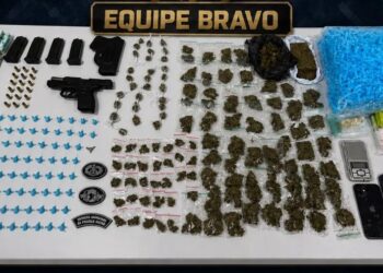 PM apreende drogas, arma e mais de R$ 33 mil durante ações no fim de semana em São Mateus