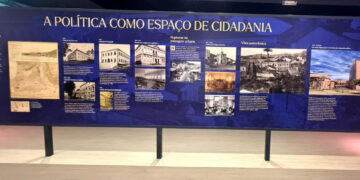 “Caminhos da Cidadania”: exposição da Ales traz documentos, fotos e mobiliários antigos