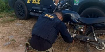 PRF recupera duas motos com sinais adulterados e prende condutor na BR-101