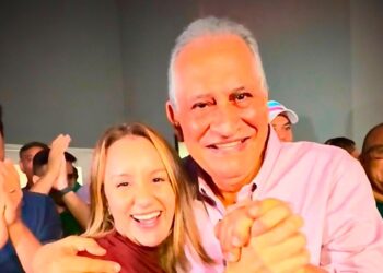 Prefeito de Barra de São Francisco, Enivaldo dos Anjos, declara apoio à pré-candidatura de Emanuela Pedroso à Câmara Federal