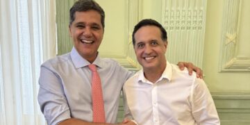 Governador Ricardo Ferraço sanciona lei que garante instalação de carregadores para veículos elétricos em condomínios do ES