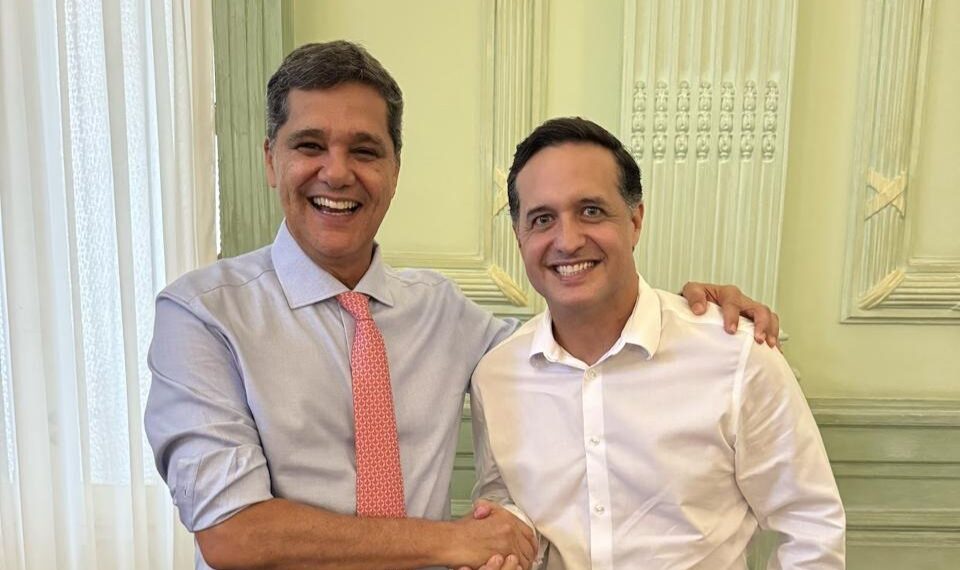Governador Ricardo Ferraço sanciona lei que garante instalação de carregadores para veículos elétricos em condomínios do ES