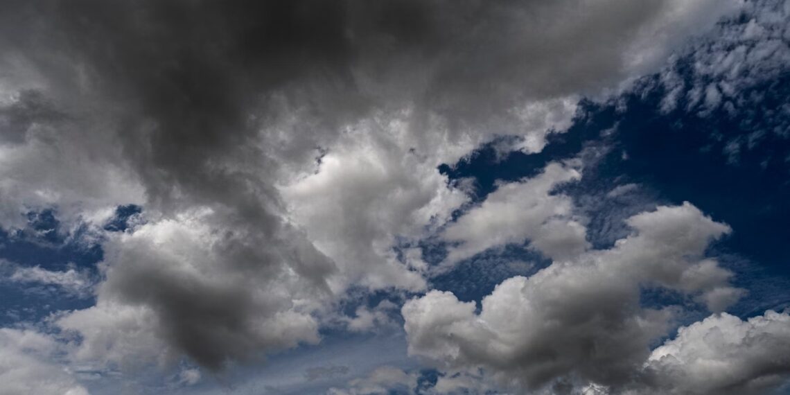 Segunda-feira de muitas nuvens e sem chuva em São Mateus; máxima de 29°C