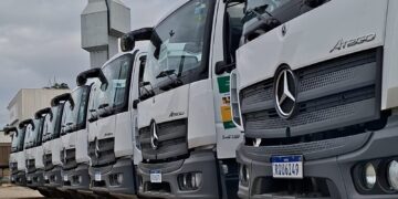 Seag entrega 13 caminhões-pipa a 12 municípios capixabas com investimento de R$ 5,38 milhões