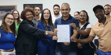 Prefeitura de São Mateus assina ordem de serviço para retomar e concluir obra da Escola Quilombola de Nova Vista
